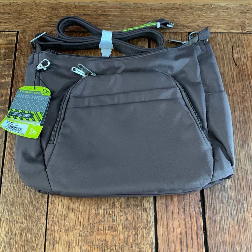 NWT Travelon Classic Crossbody Bucket Bag